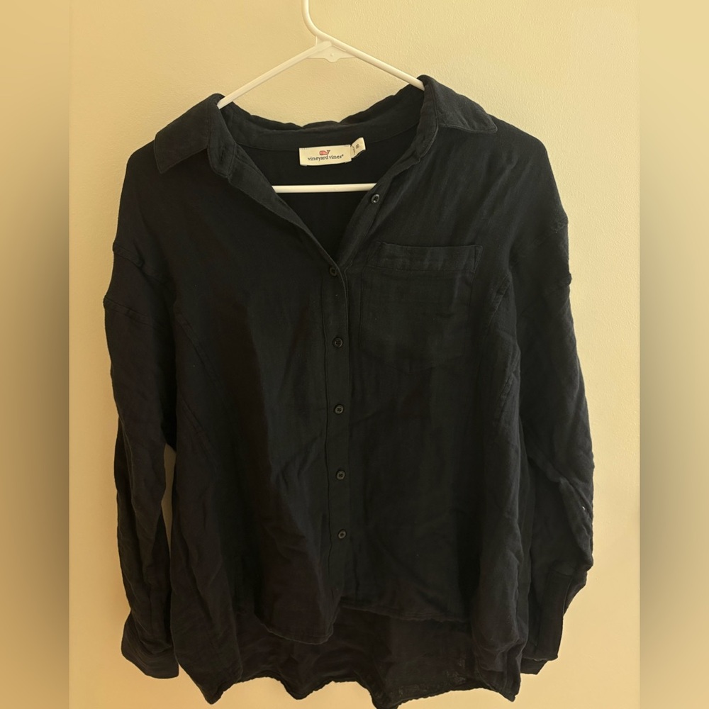 Vineyard Vines black linen button down